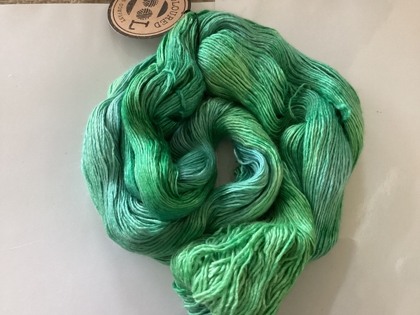 Tropical green Merino and silk 4 ply 100 g