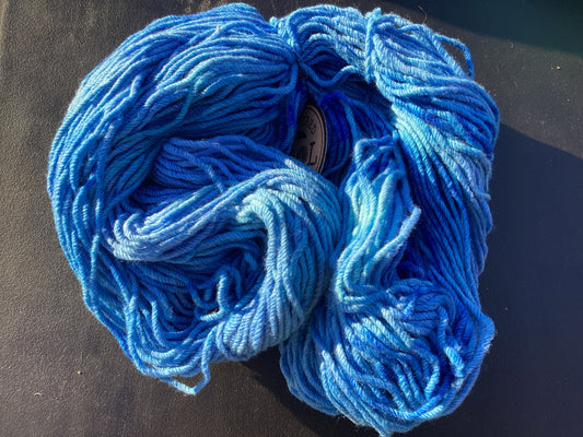 Mountain stream 12 ply Polwarth yarn 200 g