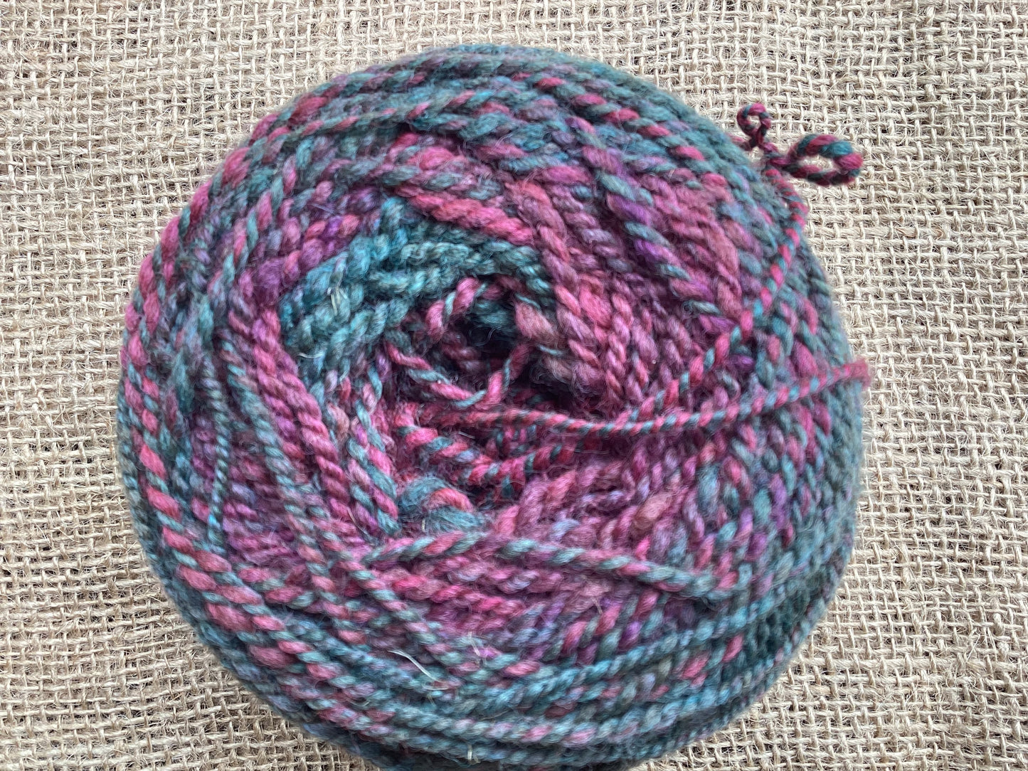 Handspun merino/ corriedale blend 8 ply yarn 100 g. Arabian night